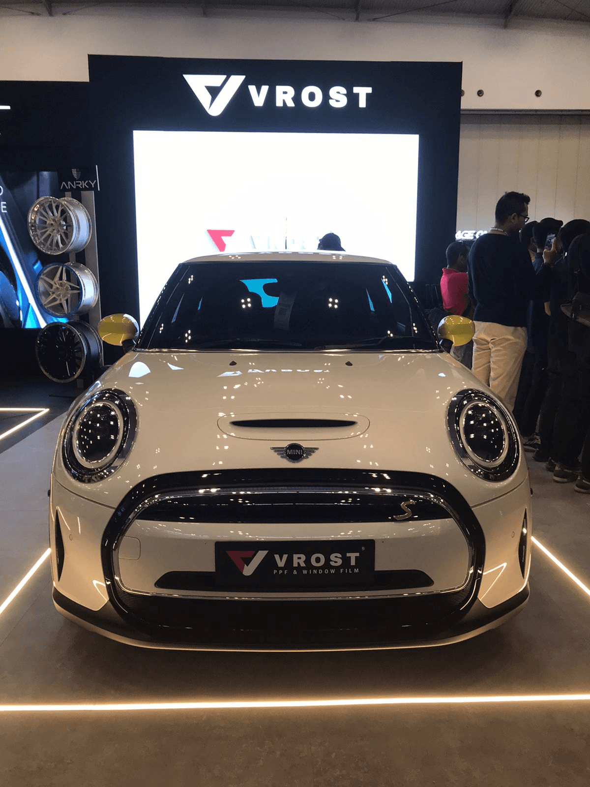 TDA Luxury Cars Kembangkan VROST, PPF dan Kaca Film yang Anti Yellowing Selama 5 Tahun dengan fitur Self Healing